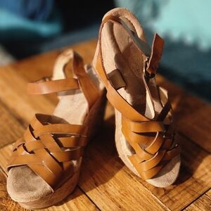 CL by Laundry wedges size 6.5